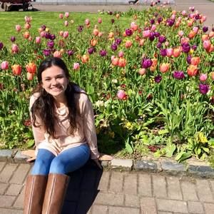 Meet your Posher, Claudia